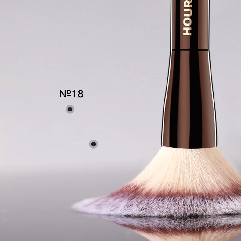 Hourglass Veil Powder Brush- N 18